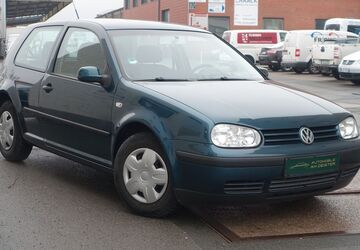VW Golf 178.000 km 3.000 &euro; Springe 31832