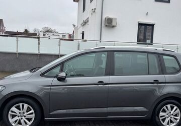 VW Touran 143.471 km 14.900 &euro; Salzgitter-Lebenstedt 38226
