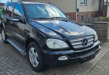 Mercedes-Benz ML 270 308.000 km 3.975 &euro; Ilsede 31241