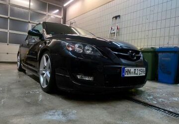 Mazda 3 198.000 km 9.499 &euro; Giesen 31180