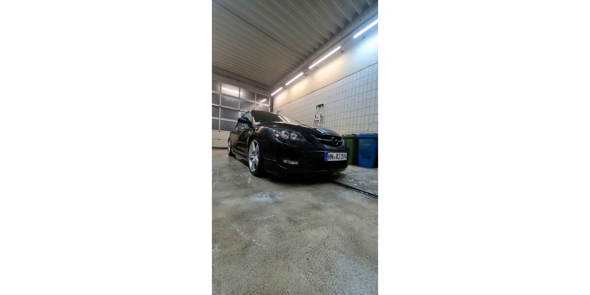 Mazda 3 198.000 km 9.499 &euro; Giesen 31180