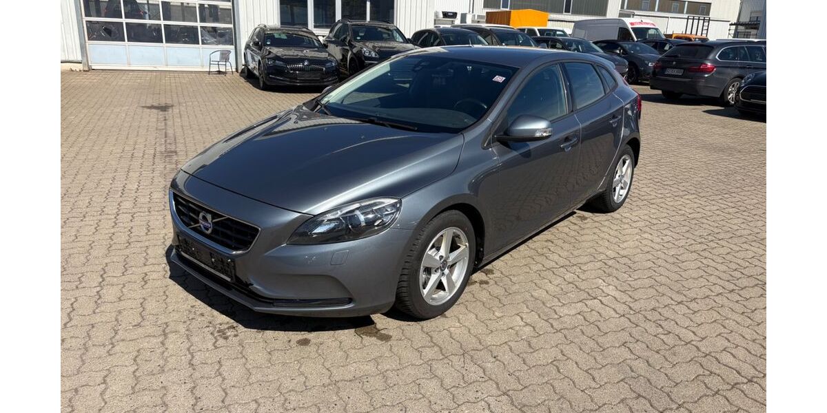 Volvo V40 194.000 km 6.990 &euro; Salzgitter 38229