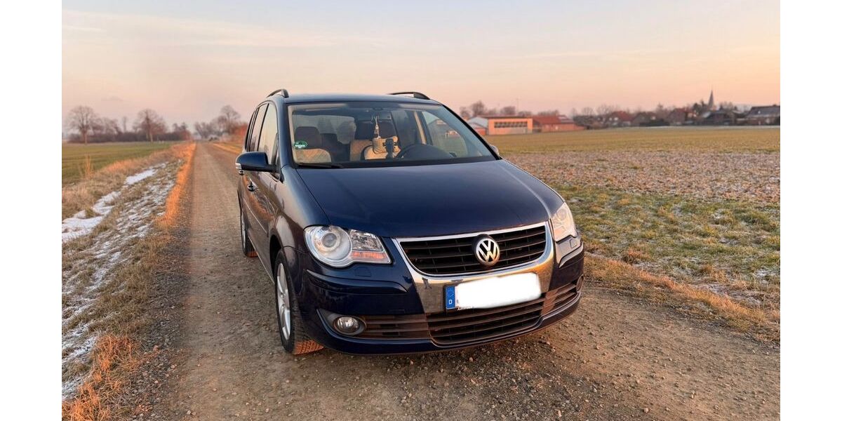 VW Touran 151.000 km 6.700 &euro; Salzgitter 38228