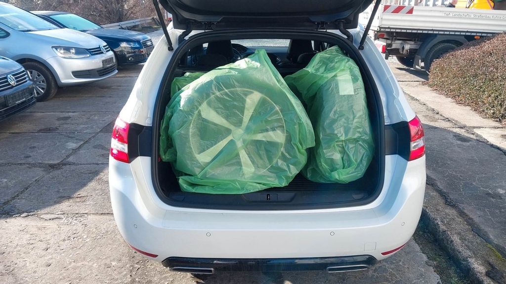 Peugeot 308 158.700 km 9.391 &euro; Hannover 30453