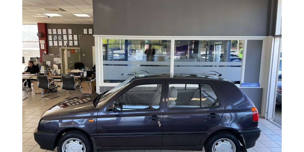 VW Golf 38.363 km 2.990 &euro; Hannover 30419