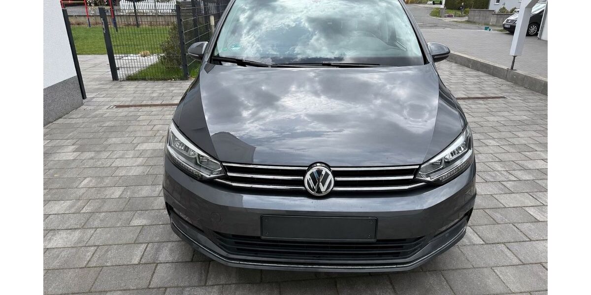VW Touran 129.000 km 18.800 &euro; Lamspringe 31195