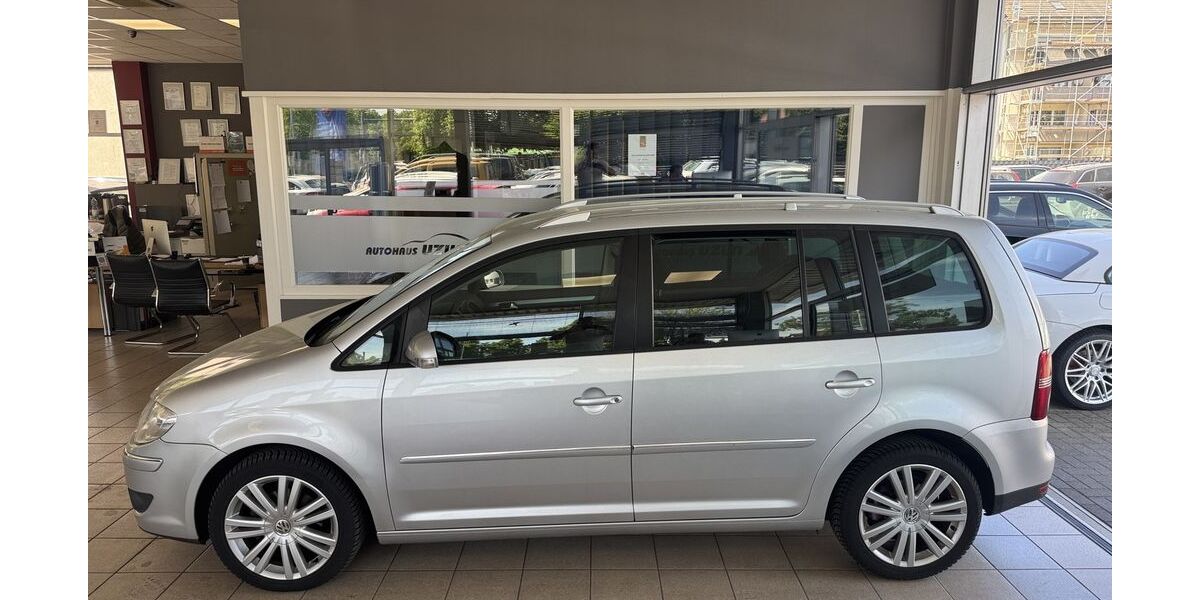 VW Touran 140.881 km 4.998 &euro; Hannover 30419