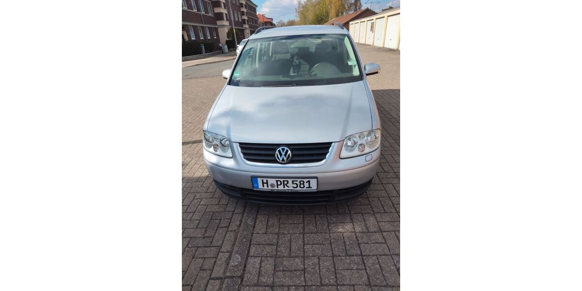 VW Touran 218.000 km 2.900 &euro; Hannover 30519