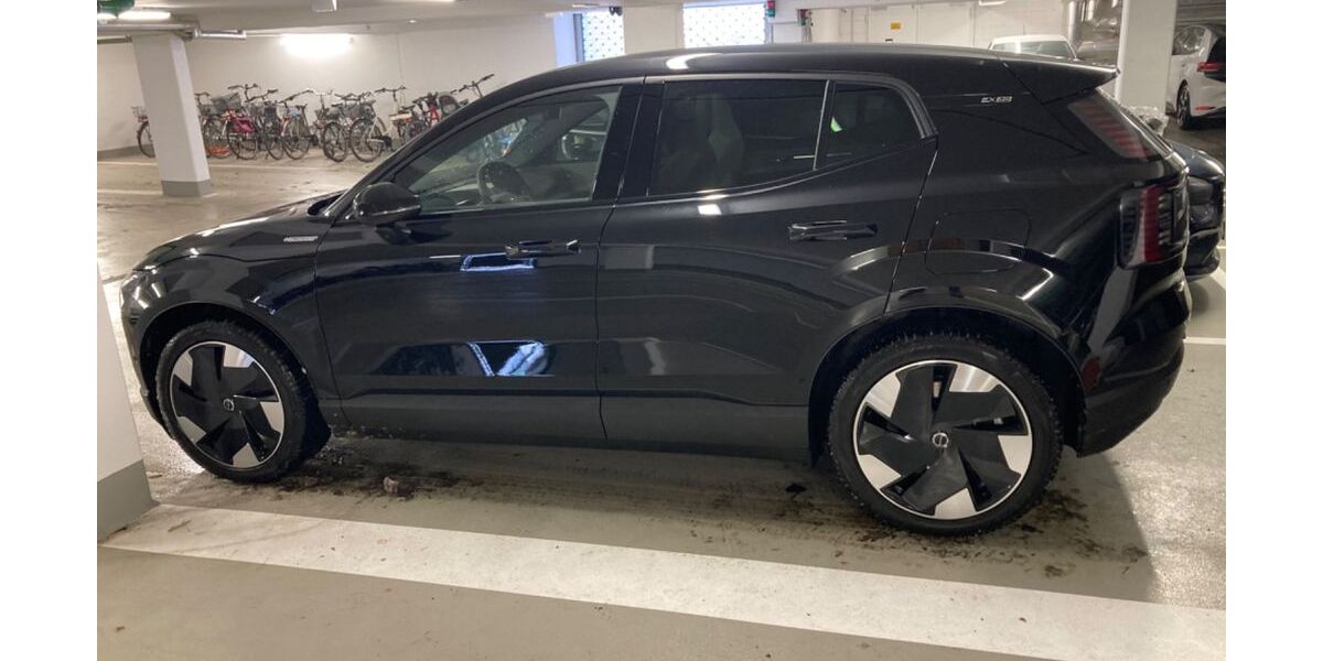 Volvo EX30 6.000 km 36.900 &euro; Laatzen 30880