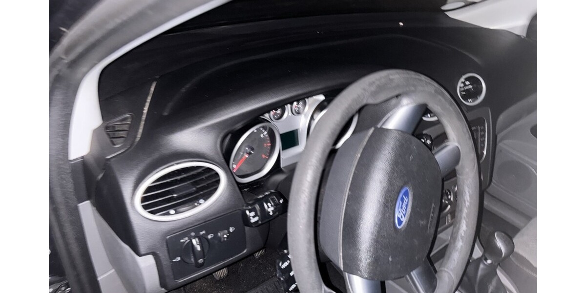 Ford Focus 180.000 km 2.000 &euro; Peine 31224