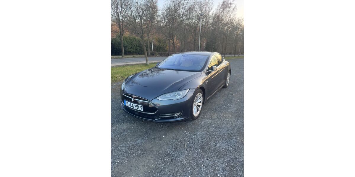 Tesla Model S 164.800 km 18.500 &euro; Alfeld 31061