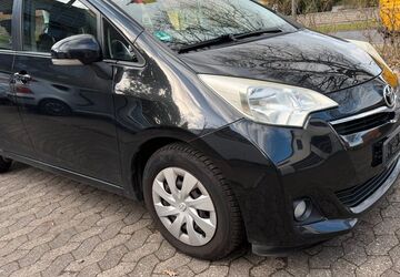 Toyota Verso-S 147.000 km 5.499 &euro; Adenstedt 31246