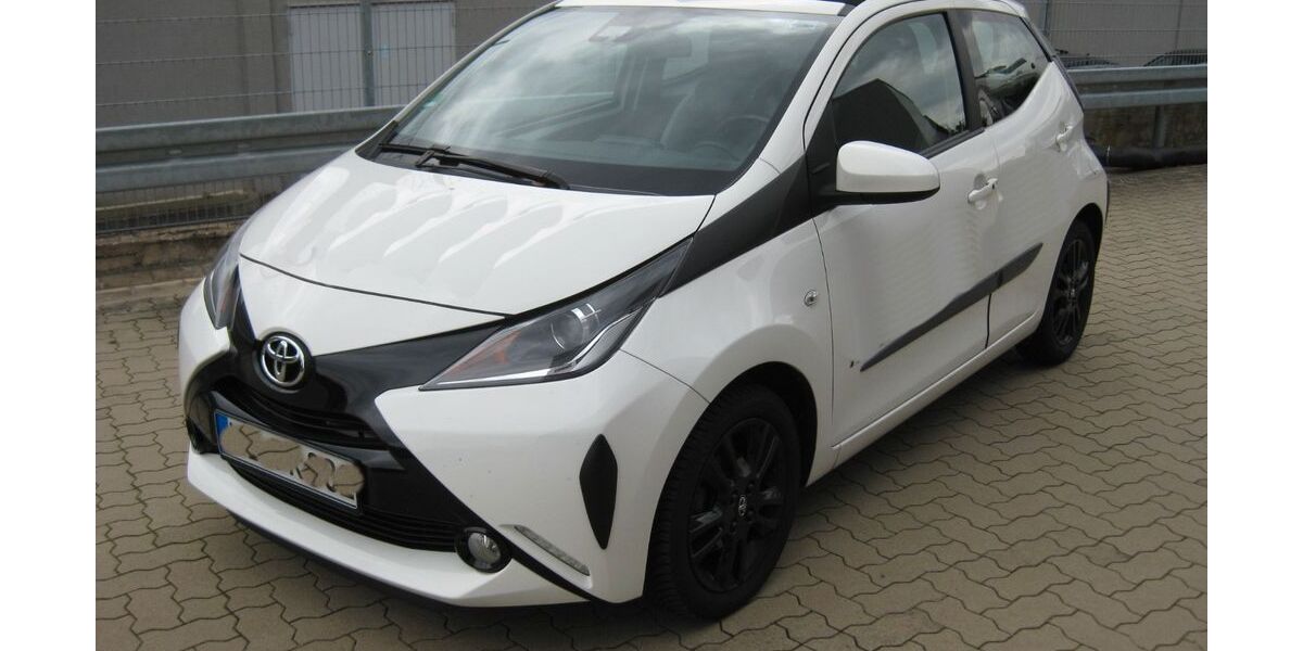 Toyota Aygo (X) 52.000 km 10.950 &euro; Sibbesse 31079