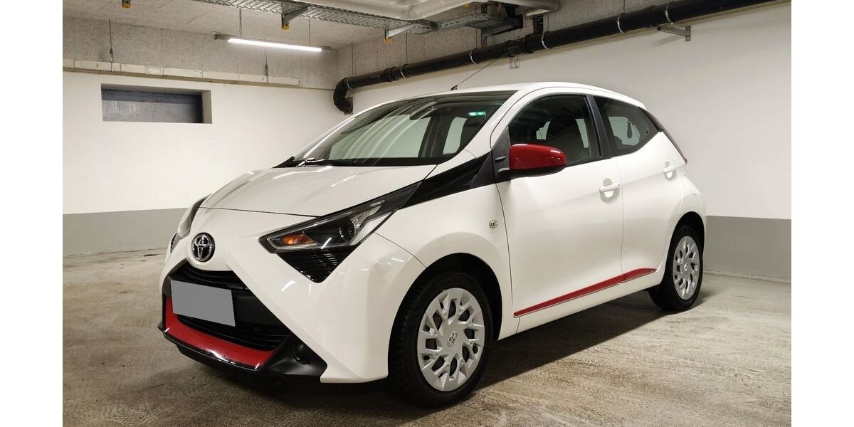 Toyota Aygo (X) 17.569 km 8.700 &euro; Hannover 30539