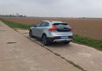 Volvo V40 Cross Country 86.600 km 15.750 &euro; Sarstedt 31157