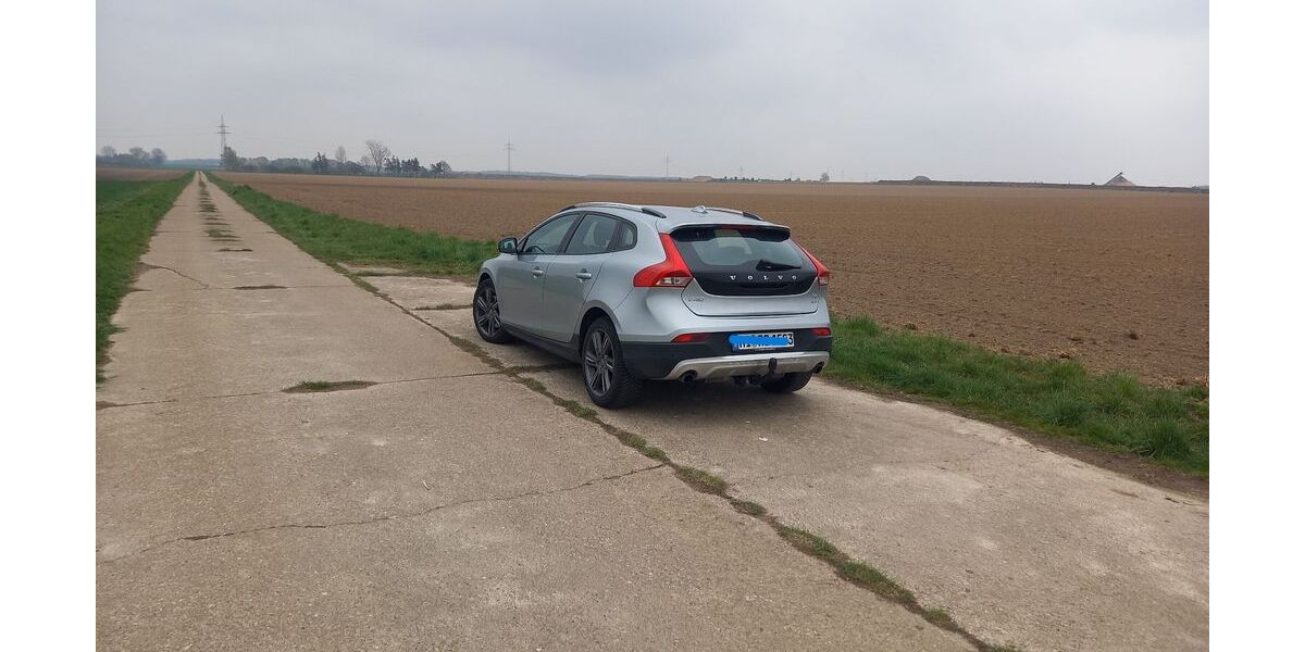 Volvo V40 Cross Country 86.600 km 15.750 &euro; Sarstedt 31157